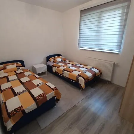 Apartamento Apartman Ejna