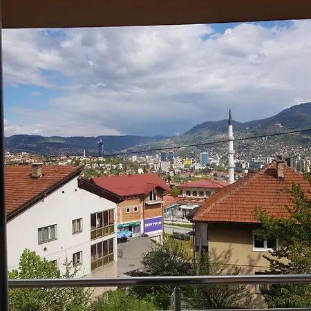 דירה Apartman Ejna *