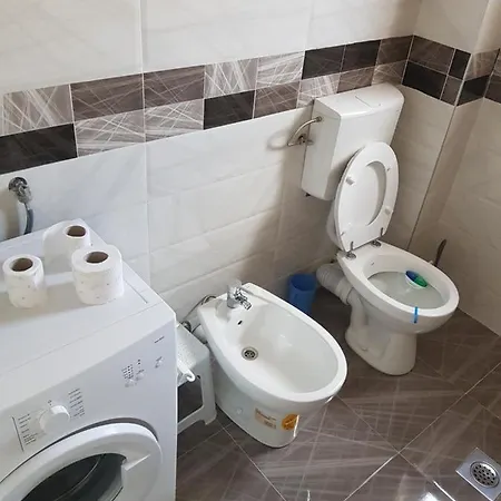 Apartman Ejna דירה *